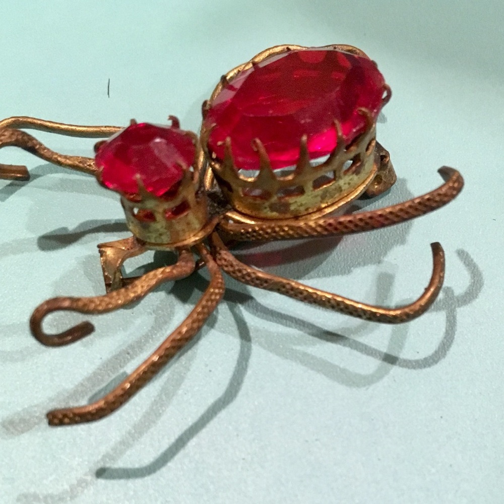 Vintage brooch red spider brooch spider faux ruby - Picture 3 of 4